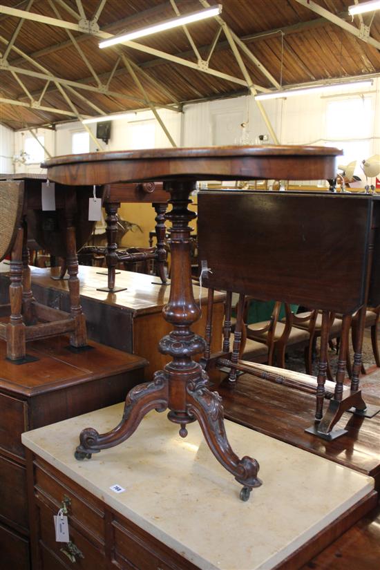 Victorian walnut oval tilt-top occasional table